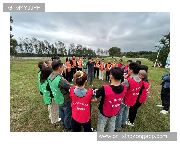 拜仁全队友谊赛后举行团建聚餐活动提升球队凝聚力