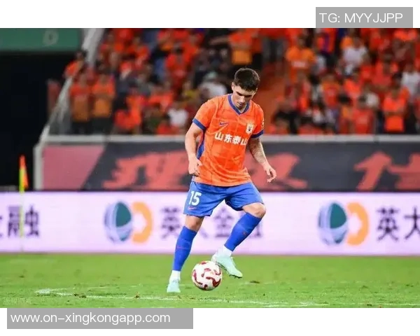 阿斯报道泰山后卫洛佩斯与球队解约将加盟阿尔瓦塞特新篇章开启